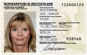 Das Foto zeigt einen Muster Personalausweis.