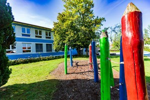 Die Grundschule Heiligkreuz von aussen