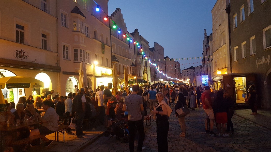 Altstadtfest bei Nacht