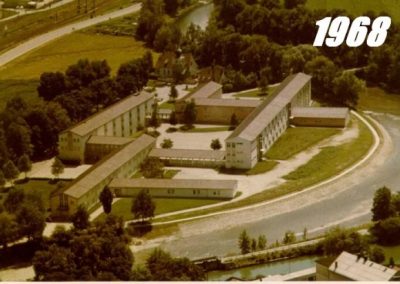 Das Foto zeigt die Hauptschule im Jahr 1968.