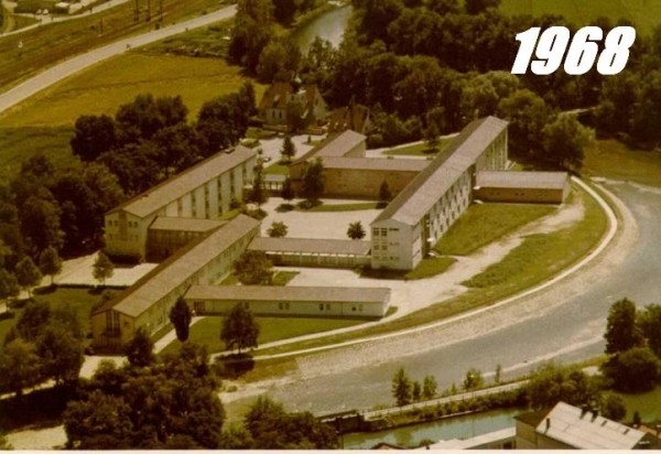 Das Foto zeigt die Hauptschule im Jahr 1968.