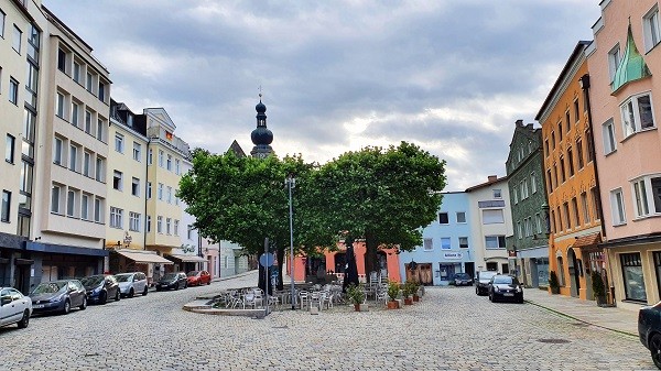 Vormarkt mit Blick auf die Sankt Andreas Kirche