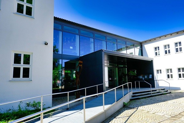 Der Eingang zur Musikschule Trostberg