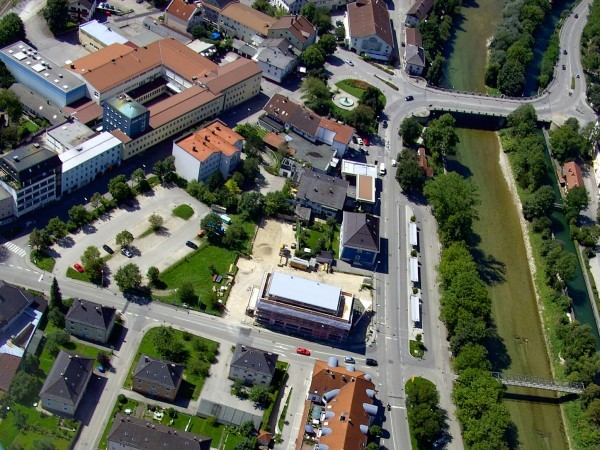 Bau des Königshof 1 aus der Luft