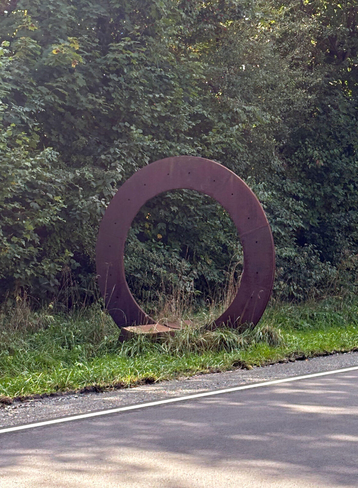 BÖHM, Hermann: „Mobile“. Traunsteiner Straße (B299), Abzw. Schwarzerberg