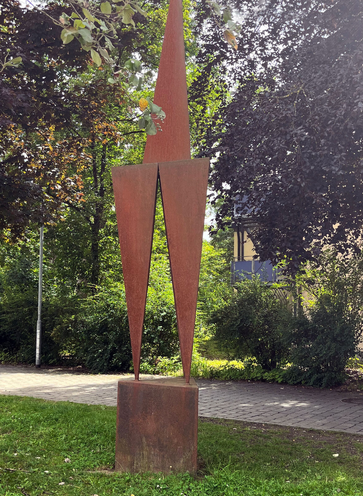 ECKERT, Toni: „Ohne Titel“. Ev. Kirche, Heinrich-Braun-Straße