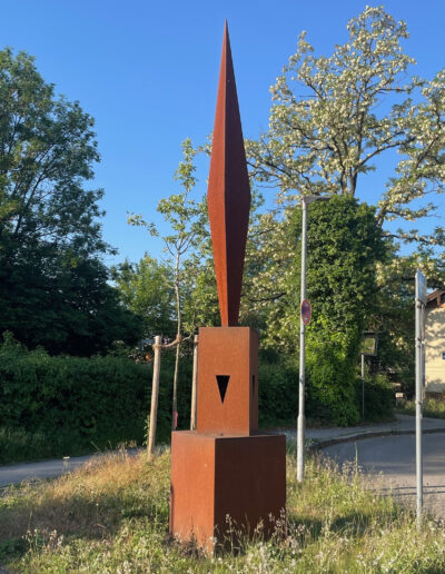 ECKERT, Toni: „Ohne Titel“, Cortenstahl. Ausfahrt Tiefgarage, Kanalstraße