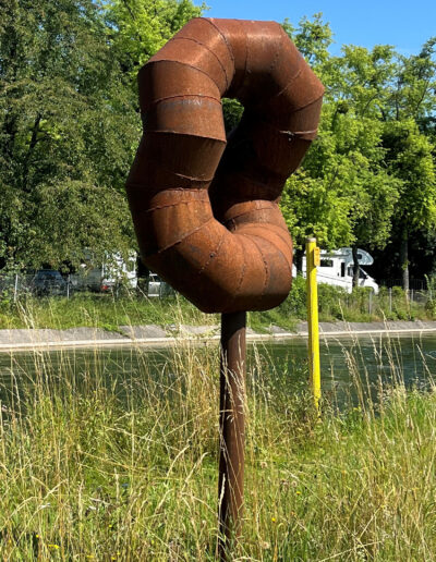 HERKNER, Harald: „Facette“, 2016, Cortenstahl. Pechlera