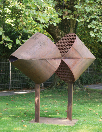 LAVEN, Rolf: „Os Piscis Meridiani“, Cortenstahl. Begegnungsplatz, Jahnstraße