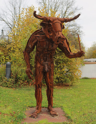 PINK, Werner: „Minotaurus“, Cortenstahl. Polizei,Traunsteiner Straße