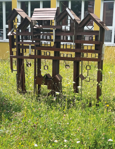 PINK, Werner: „Orgelpfeifen“ (Schulprojekt), Cortenstahl. Heinrich-Braun-Mittelschule, Heinrich-Braun-Straße