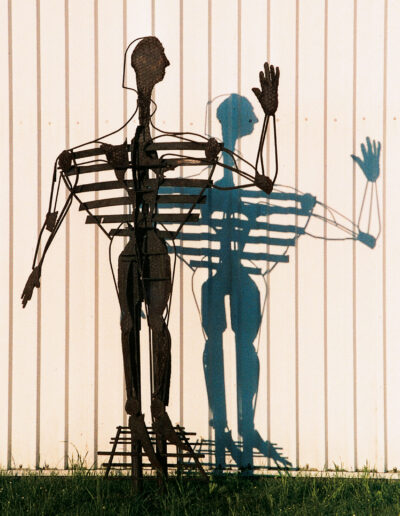 PINK, Werner: „Schattenmann“, 1991, Cortenstahl. AlzChem AG, Dr.-Albert-Frank-Straße