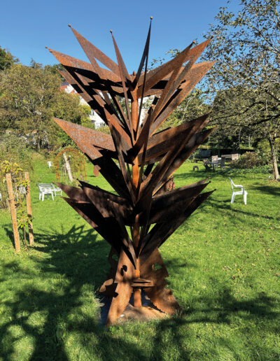 WÄHNER; Siegfried: „Der Weg zum Licht - Sticht“, Cortenstahl. Rosengarten, Schulstraße