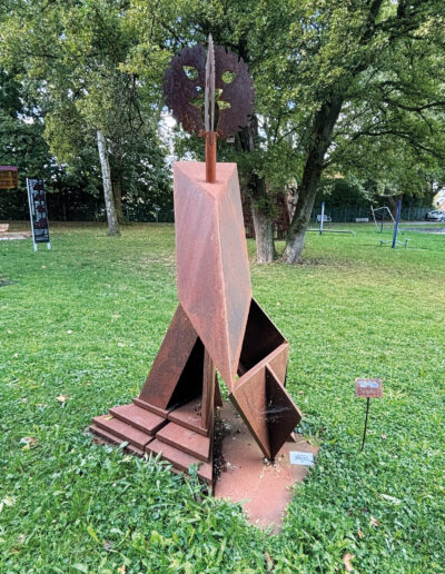 WÄHNER, Siegfried: „Gipfelstürmer“, Cortenstahl. Begegnungsplatz, Jahnstraße